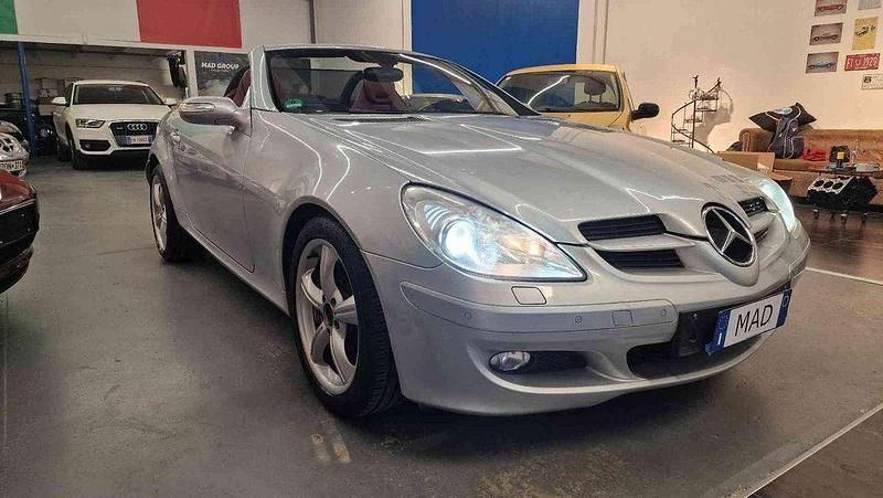 Usata Mercedes SLK350 272 CV (200 kW) 2005 Grigio Cabrio