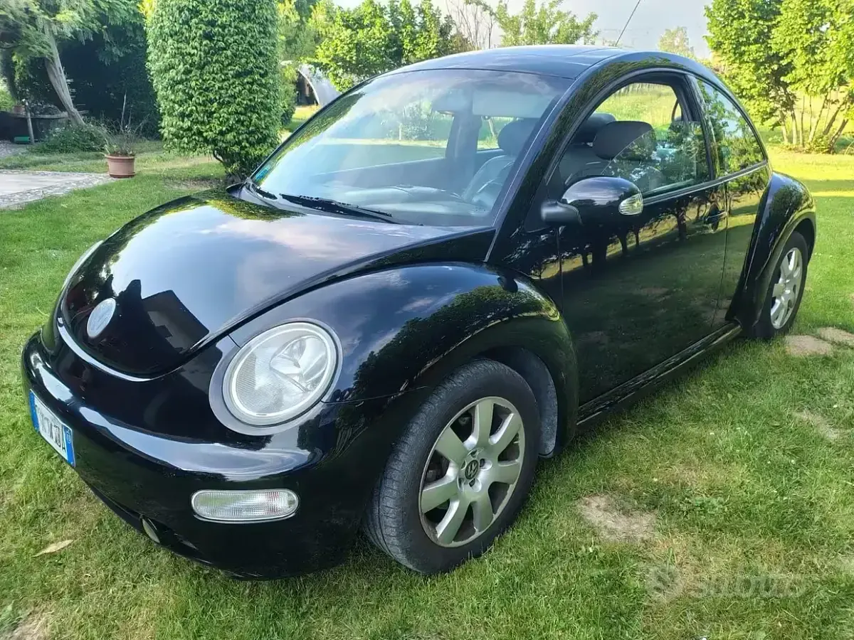 Usata VW New Beetle 101 CV (74 kW) 2003 Nero Utilitaria