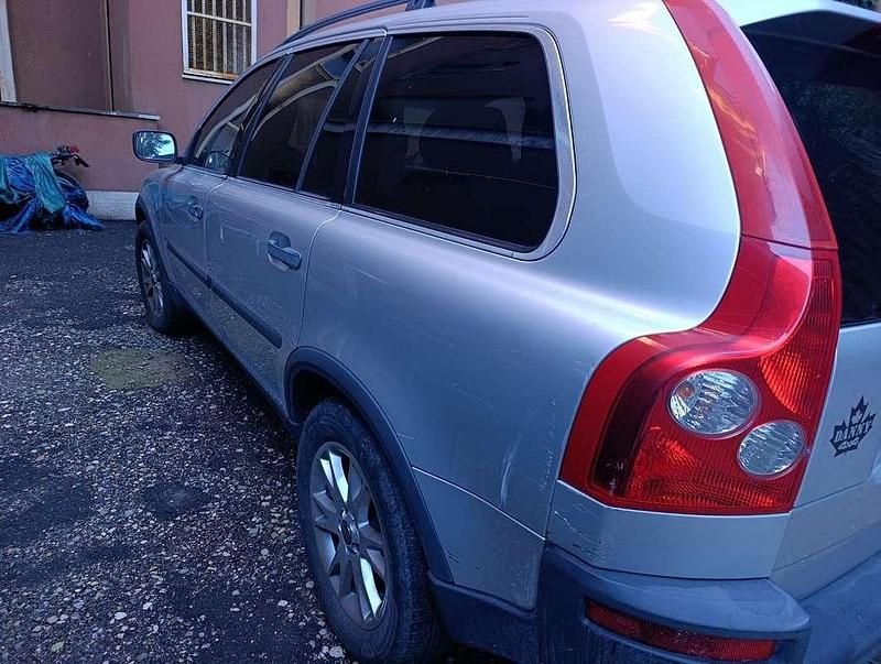 Usata Volvo XC90 209 CV (153 kW) 2004 Argento SUV