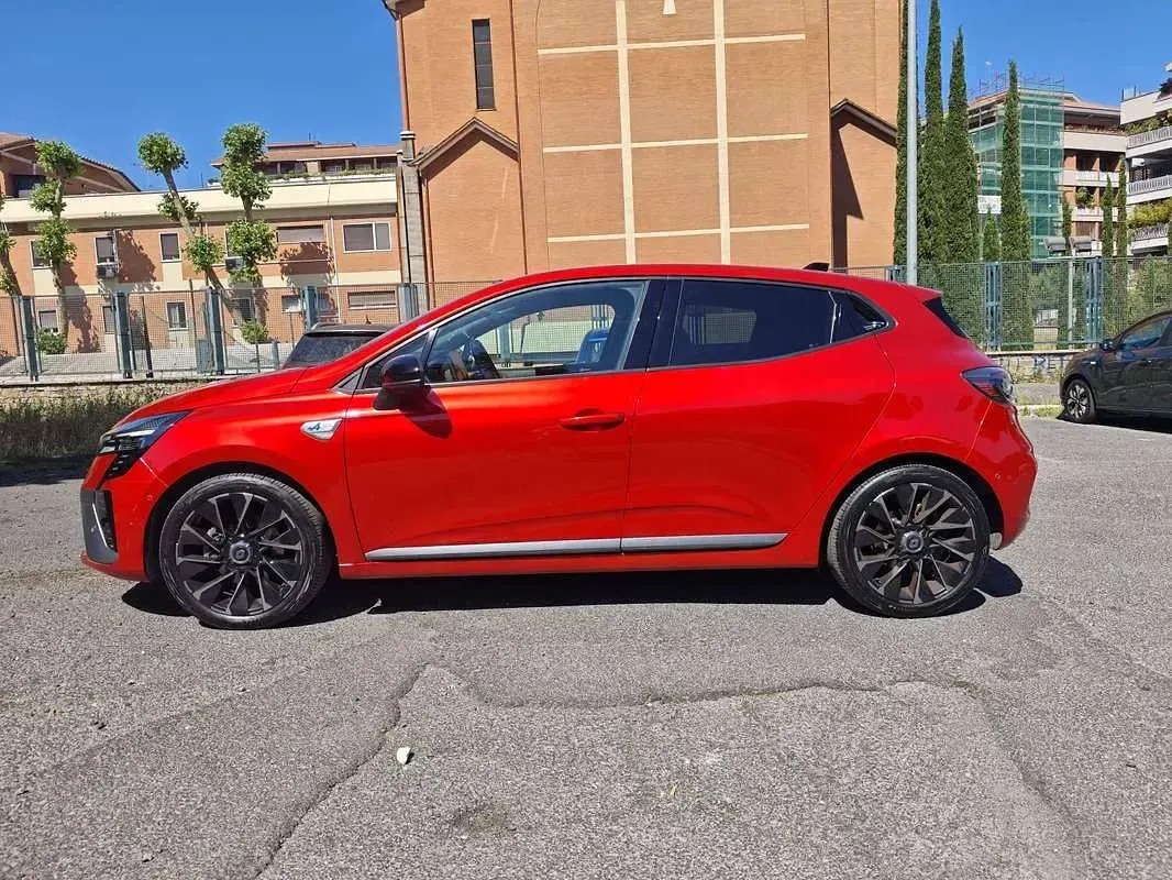Usata Renault Clio V 145 CV (106 kW) 2024 Rosso Utilitaria