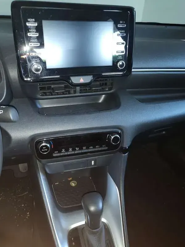 Usata Toyota Yaris Hybrid Style 92 CV (67 kW) 2024 Berlina