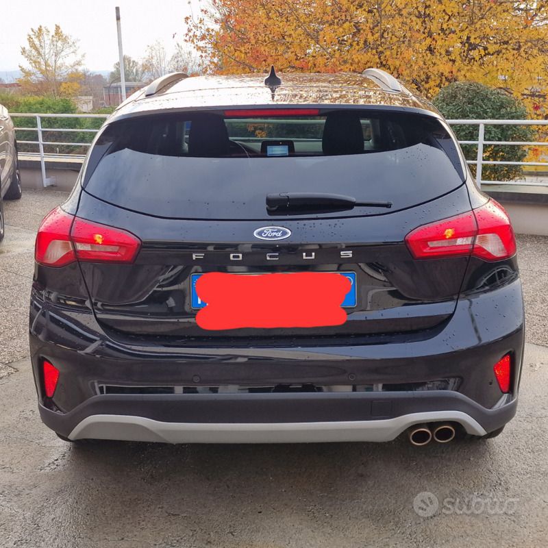 Usata Ford Focus 125 CV (91 kW) 2018 Nero Berlina