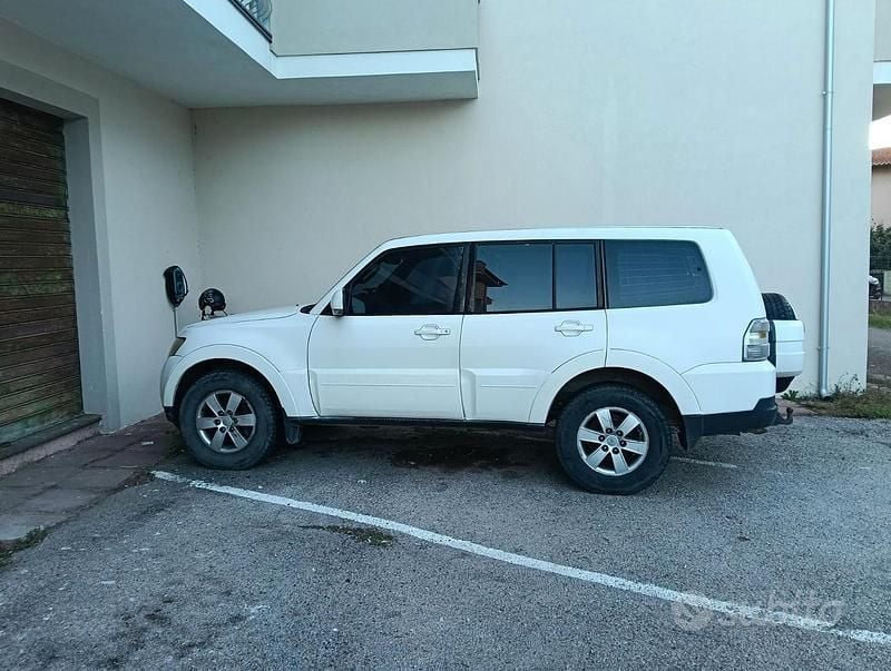 Bianco Usata 2007 Mitsubishi Pajero SUV | 7500 € (Super prezzo) - Immagine 1/4