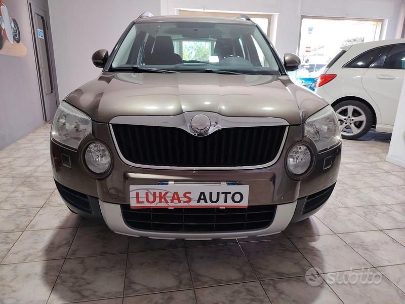 Usata Skoda Yeti Active 105 CV (77 kW) 2010 Marrone SUV