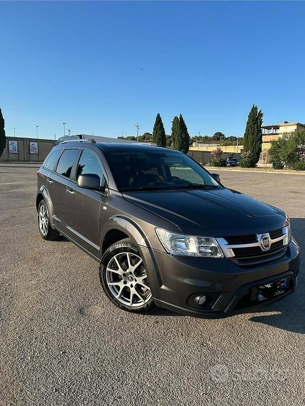 Usata Fiat Freemont 170 CV (125 kW) 2015 Grigio SUV