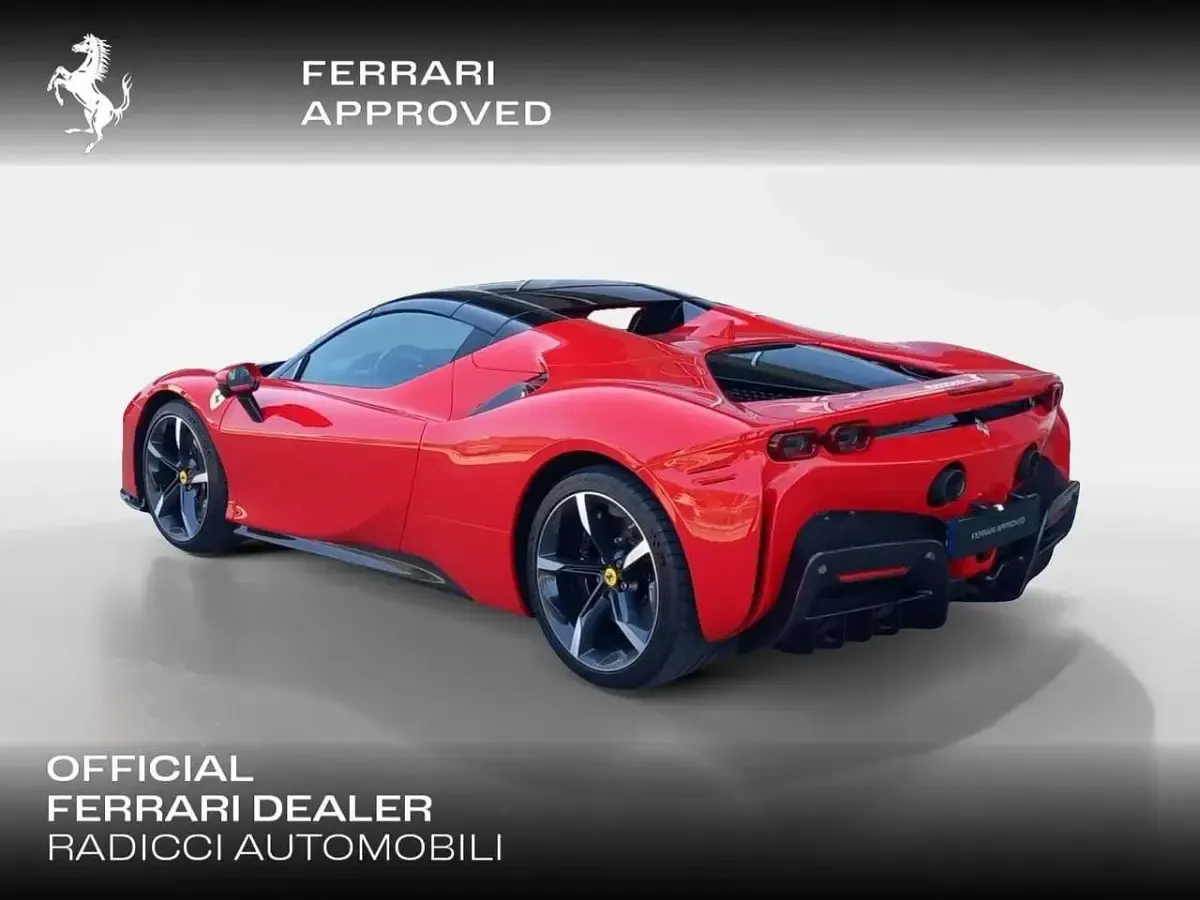 Nuova Ferrari SF90 1001 CV (736 kW) 2025 Rosso Cabrio