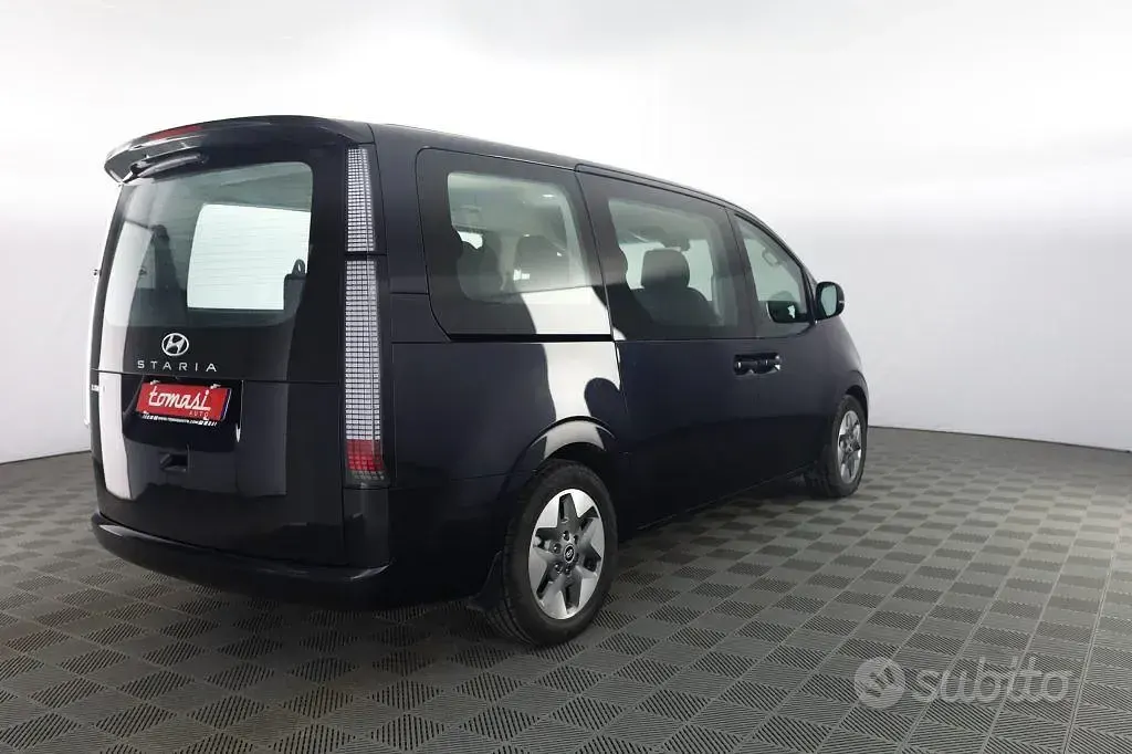 Gebraucht Hyundai Staria 177 PS (130 kW) 2024 Blau Van / Kleinbus