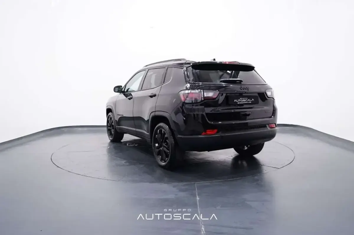 Usata Jeep Compass Night Eagle 131 CV (96 kW) 2023 Carbon black SUV