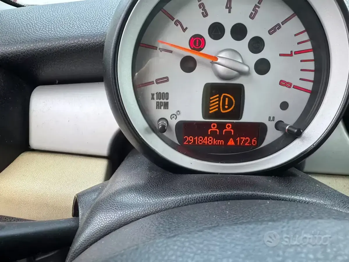 Usata Mini Cooper 120 CV (88 kW) 2008 Nero Utilitaria