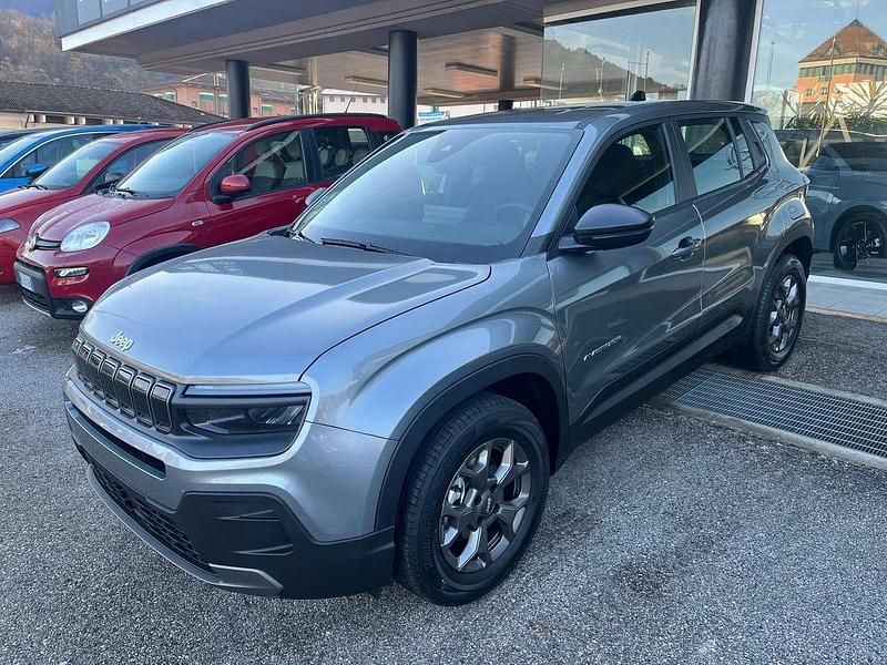 Nuova Jeep Avenger Longitude 101 CV (74 kW) 2025 Grigio SUV