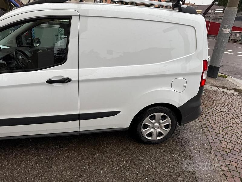 Usata Ford Transit 100 CV (73 kW) 2024 Bianco Furgone
