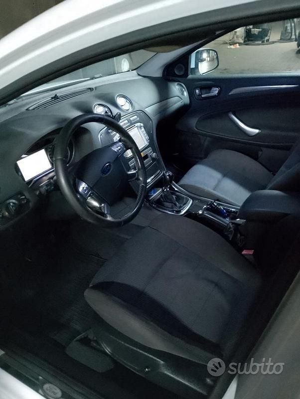 Usata Ford Mondeo 140 CV (102 kW) 2008 Bianco Berlina