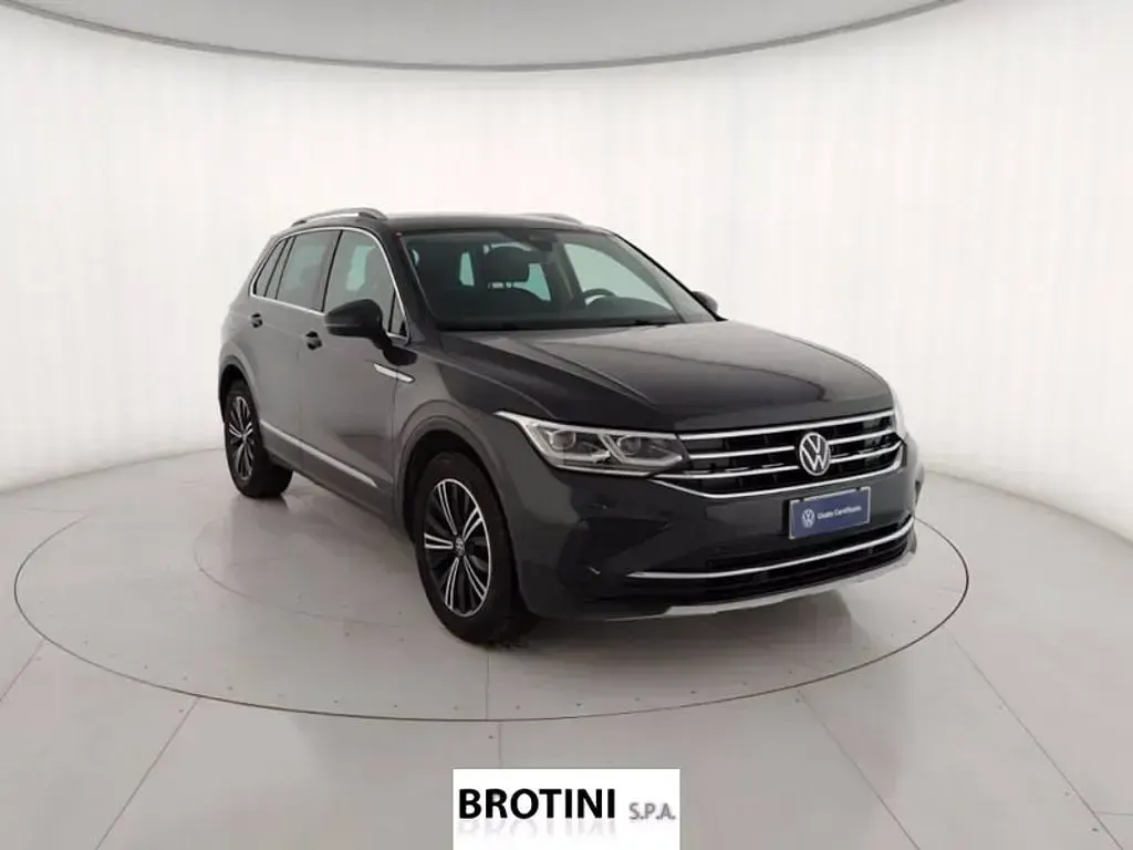 Gebraucht VW Tiguan Elegance 150 PS (110 kW) 2023 Grau SUV