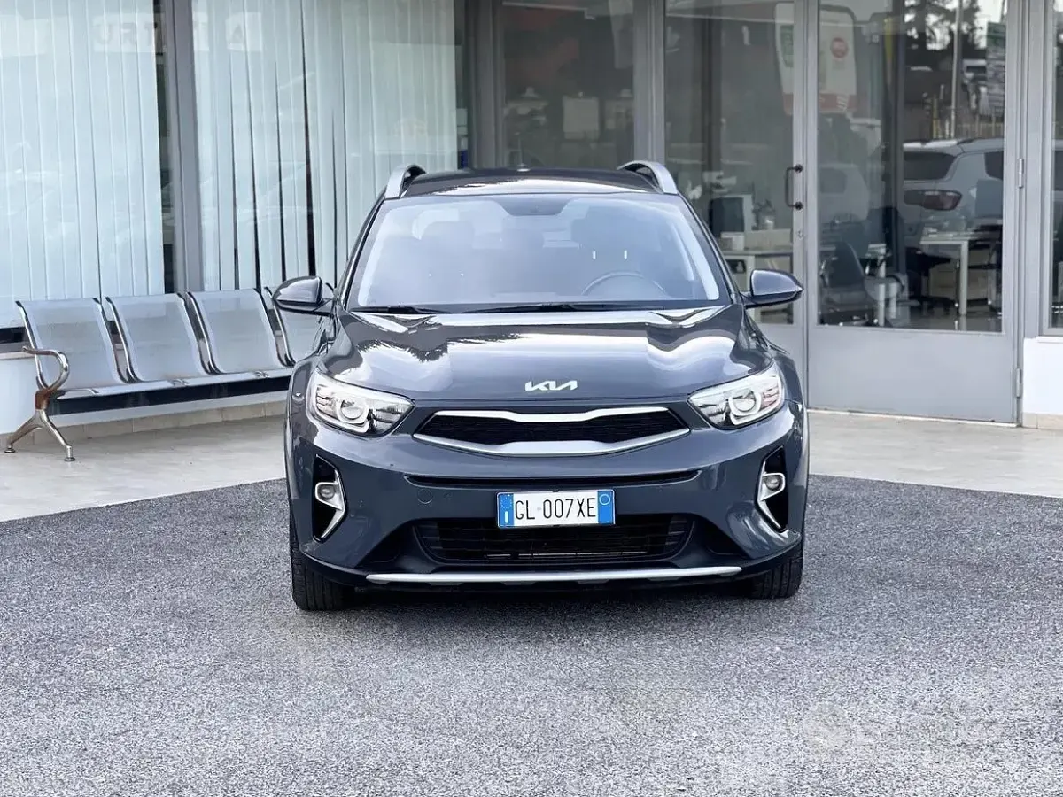 Usata Kia Stonic 84 CV (61 kW) 2022 Grigio SUV
