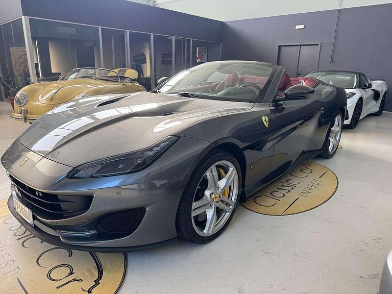Usata Ferrari Portofino 600 CV (441 kW) 2019 Grigio antracite Cabrio