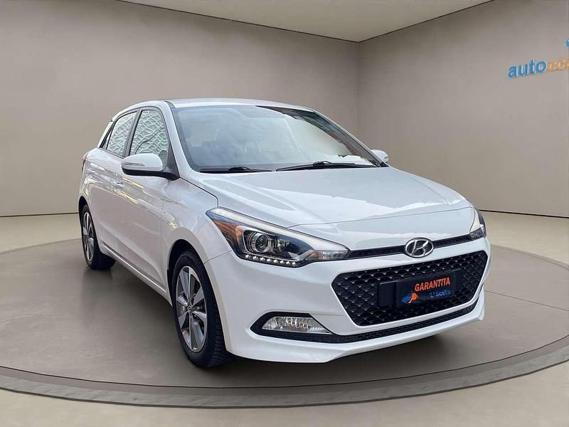 Usata Hyundai i20 84 CV (61 kW) 2017 Bianco Berlina