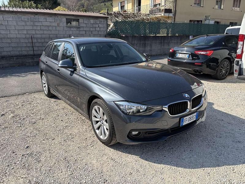 Usata BMW 318 Sport Line 150 CV (110 kW) 2016 Grigio Station wagon