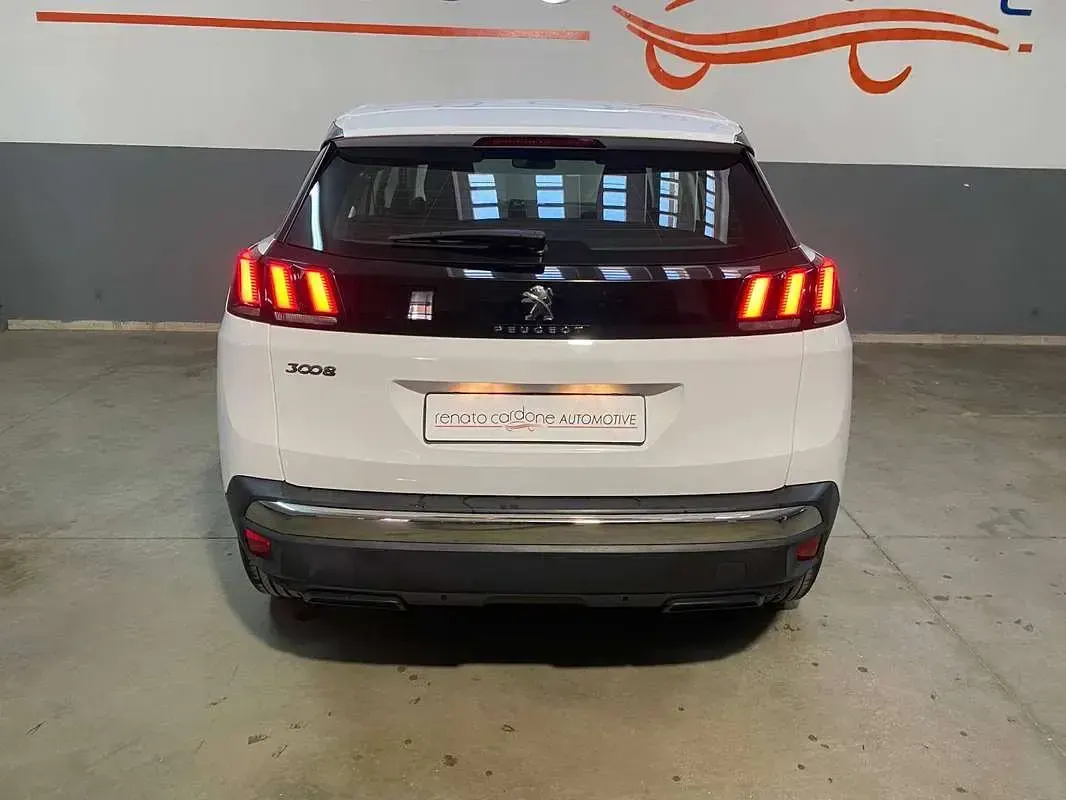 Usata Peugeot 3008 Business-Line 131 CV (96 kW) 2019 Bianco SUV
