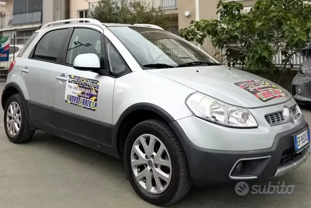 Usata Fiat Sedici 135 CV (99 kW) 2010 Grigio SUV