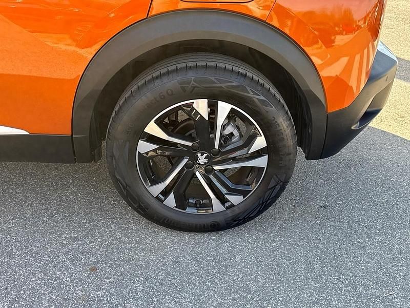 Usata Peugeot 2008 GT 131 CV (96 kW) 2023 Marrone SUV