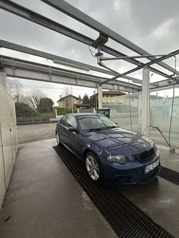 Begagnad BMW 320 Sport Line 150 HK (110 kW) 2004 Sedan