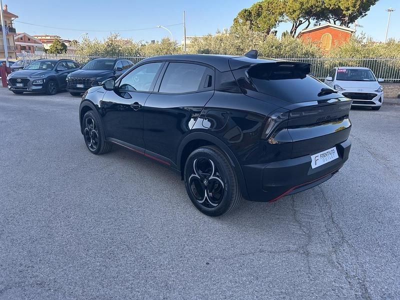 Nuova Alfa Romeo GT Junior Edizione Speciale 136 CV (100 kW) 2025 Nero SUV