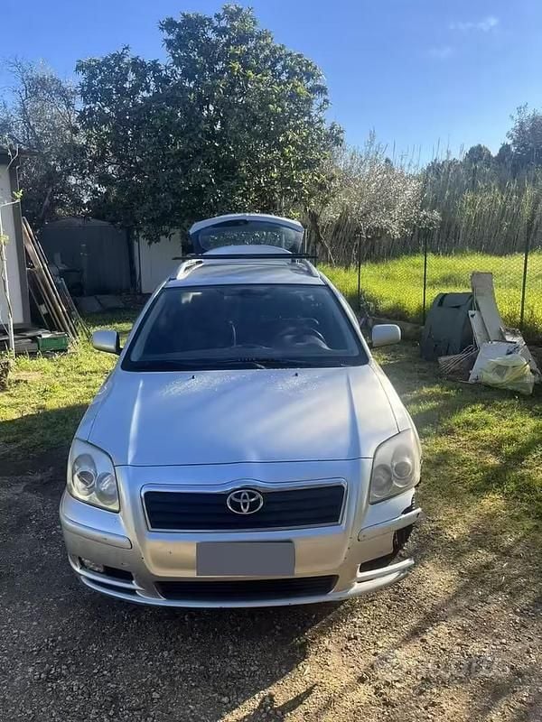 Usata Toyota Avensis 2003 Grigio Station wagon