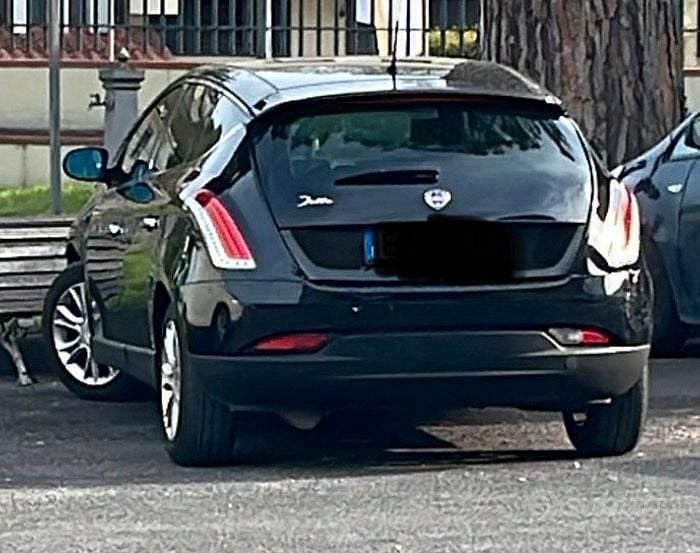 Nero Usata 2012 Lancia Delta Due volumi | 2500 € (Super prezzo) - Immagine 1/4