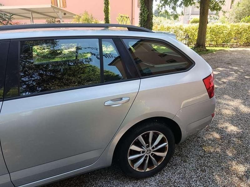 Usata Skoda Octavia G-TEC Ambition 110 CV (80 kW) 2015 Argento Station wagon
