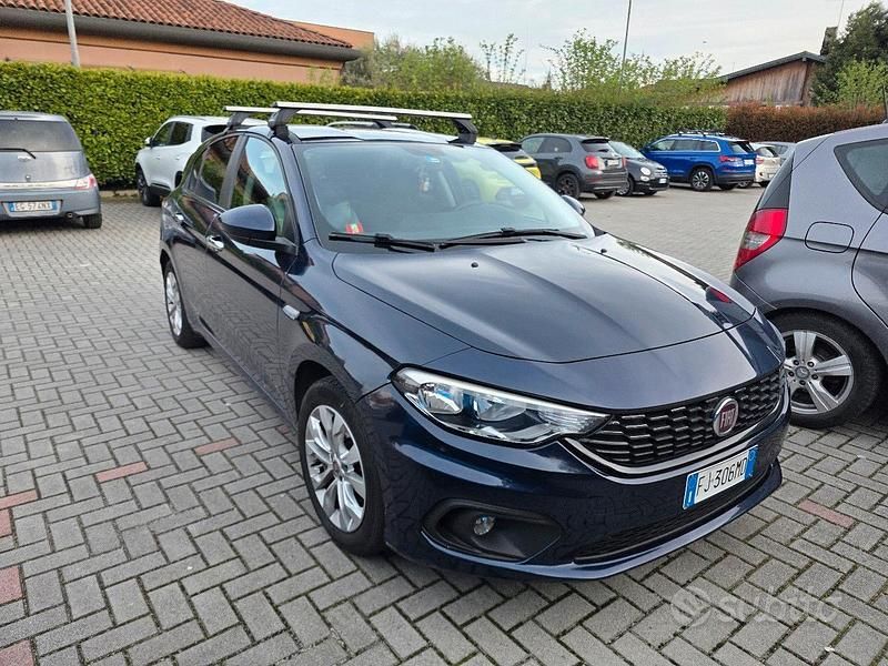 Usata Fiat Tipo Easy 120 CV (88 kW) 2017 Blu/azzurro Berlina