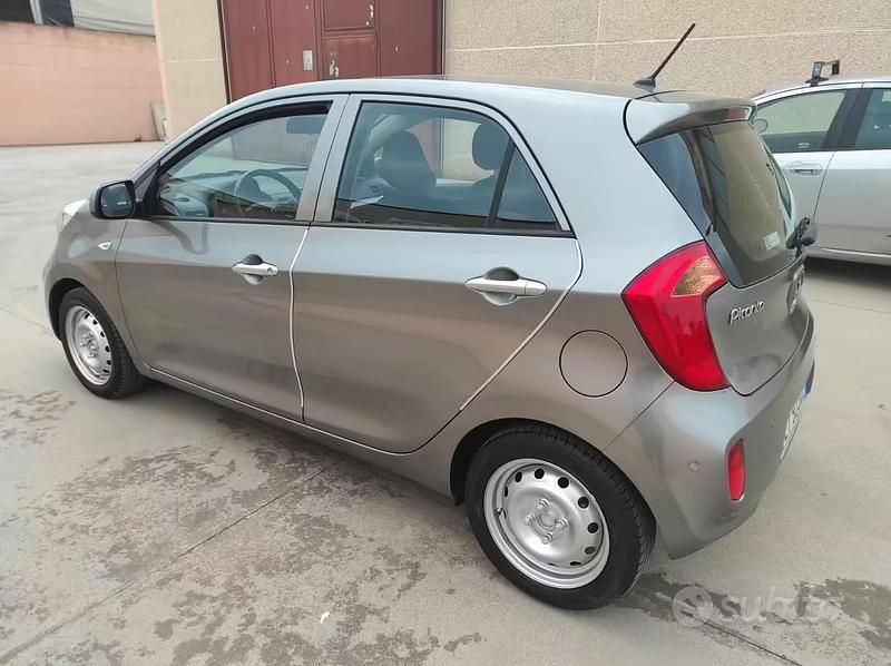 Usata Kia Picanto 67 CV (49 kW) 2015 Utilitaria