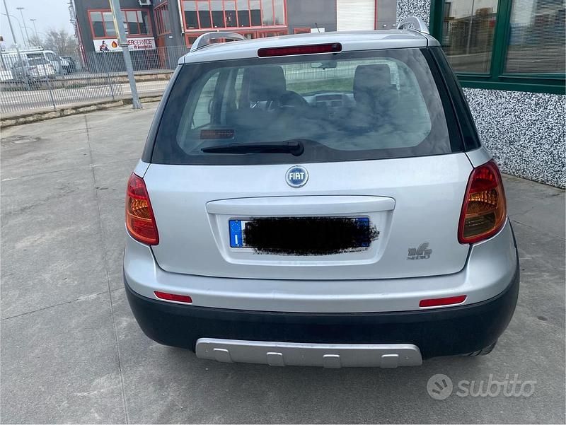 Usata Fiat Sedici 107 CV (78 kW) 2007 Grigio SUV