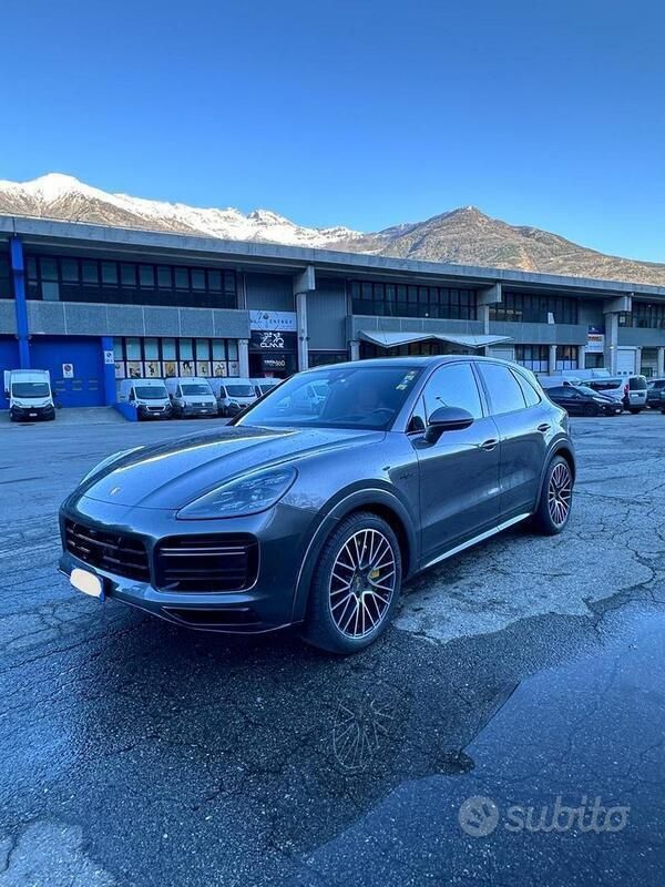Grigio Usata 2020 Porsche Cayenne Turbo S SUV | 70.000 € - Immagine 1/4