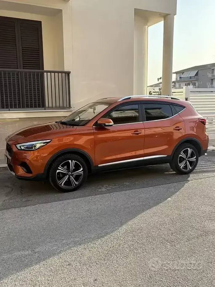Usata MG ZS 106 CV (77 kW) 2022 Arancione SUV