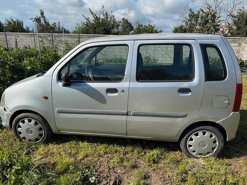 Usata Opel Agila 2004 Grigio Monovolume
