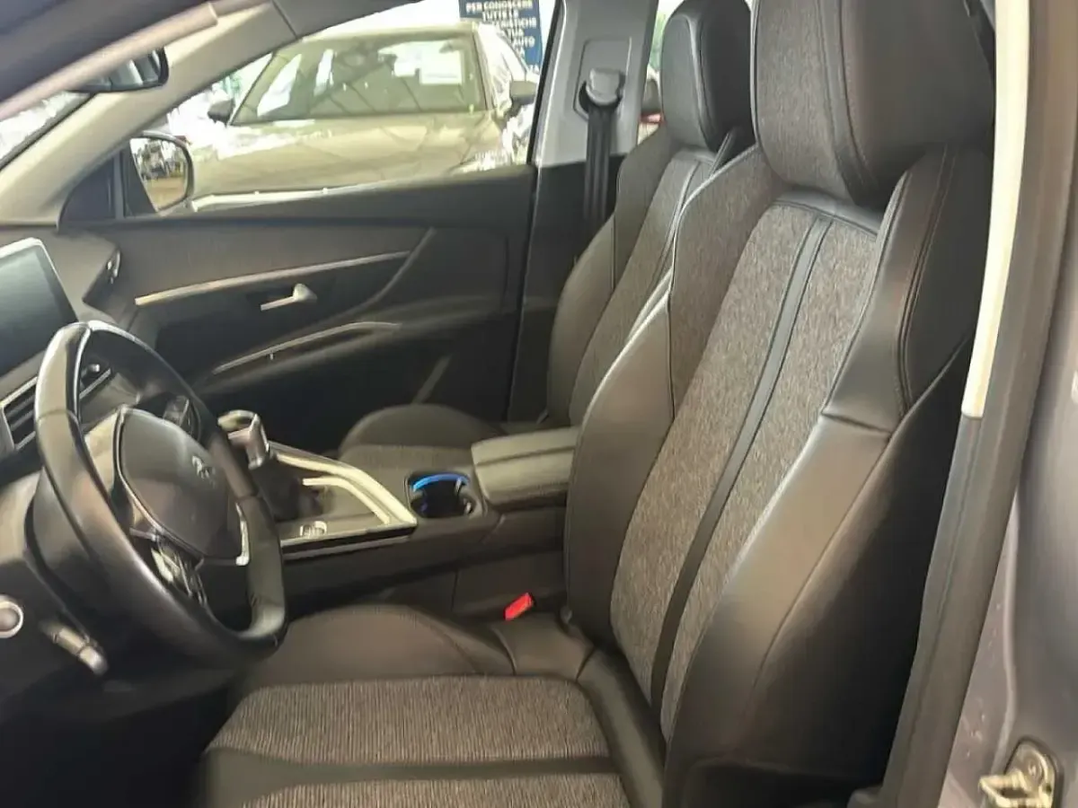 Usata Peugeot 3008 Allure 131 CV (96 kW) 2020 Grigio SUV