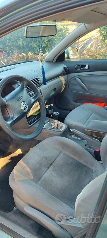 Verde Usata 2004 VW Passat Station wagon | 1500 € - Immagine 1/4