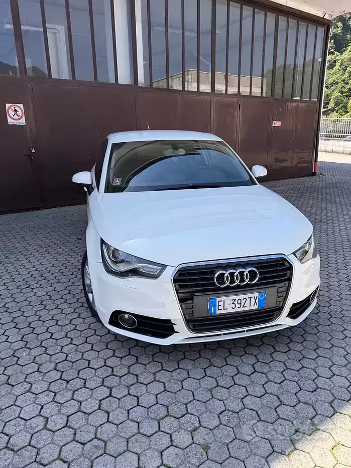 Usata Audi A1 Ambition 90 CV (66 kW) 2012 Bianco Utilitaria