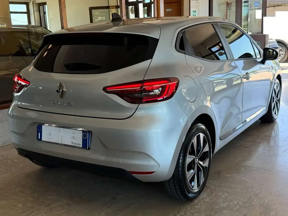 Usata Renault Clio V Evolution 101 CV (74 kW) 2023 Bianco Berlina