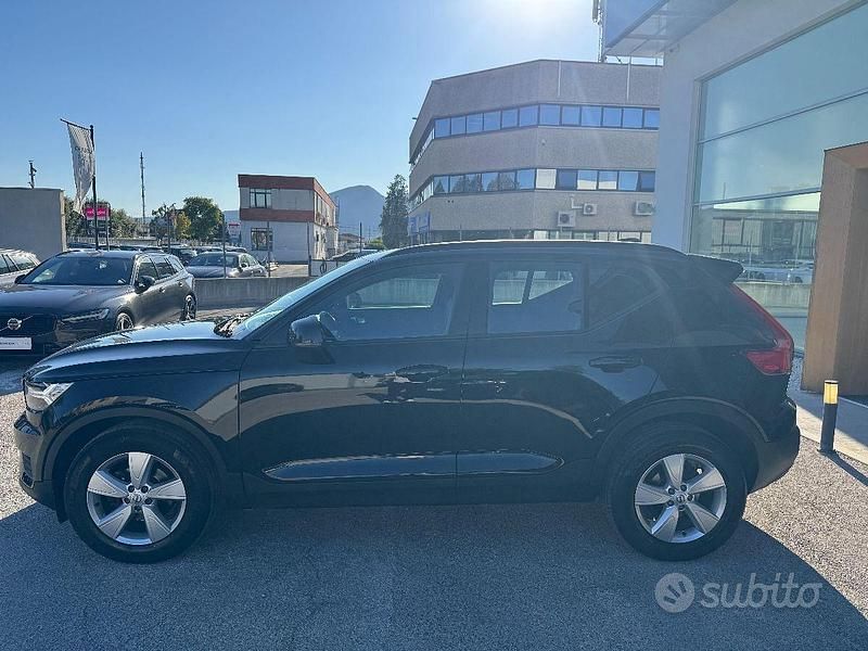 Usata Volvo XC40 Momentum 129 CV (94 kW) 2021 Nero SUV