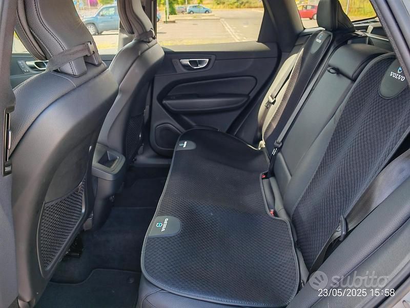 Usata Volvo XC60 Plus 197 CV (144 kW) 2022 Bianco SUV