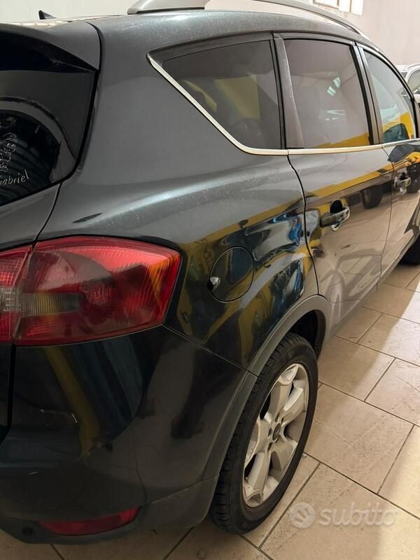 Usata Ford Kuga Individual 136 CV (100 kW) 2009 SUV