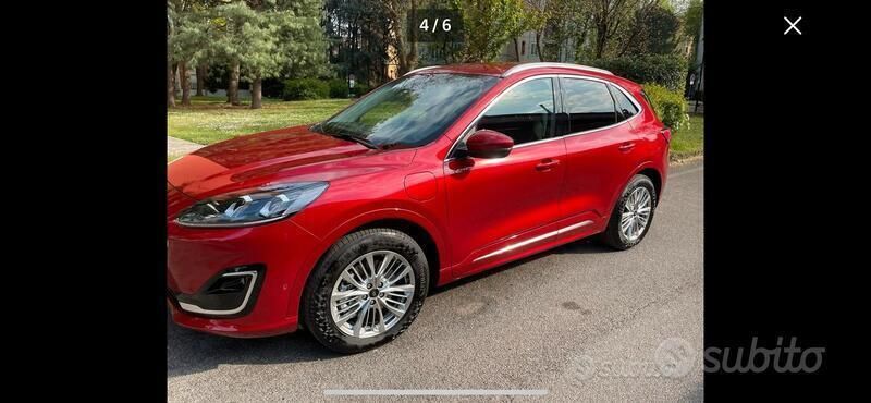 Usata Ford Kuga Vignale 152 CV (111 kW) 2021 Rosso SUV