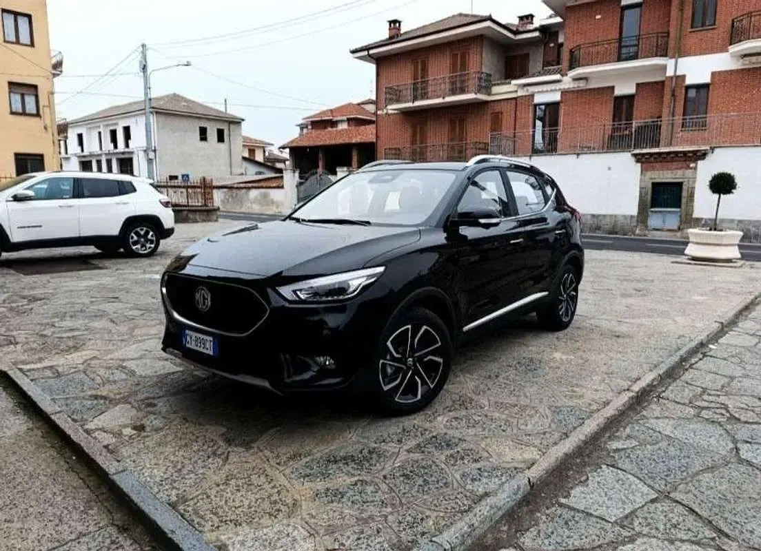 Usata MG ZS Luxury 106 CV (77 kW) 2025 Nero SUV