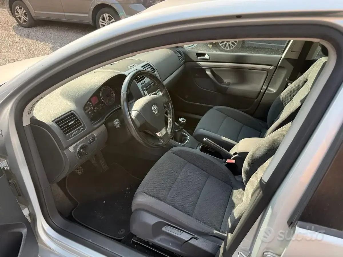 Usata VW Golf VI Comfortline 122 CV (89 kW) 2008 Grigio Utilitaria