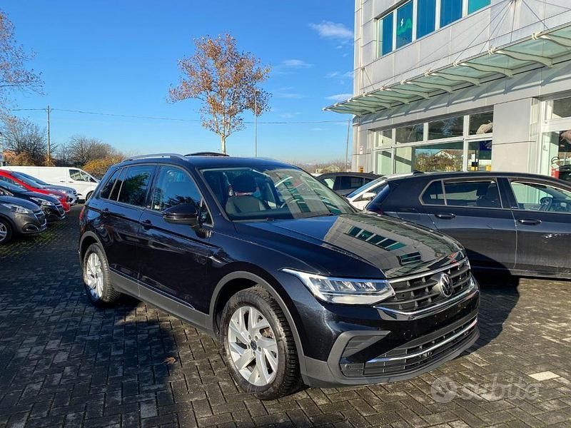 Gebraucht VW Tiguan Active 150 PS (110 kW) 2021 Schwarz SUV