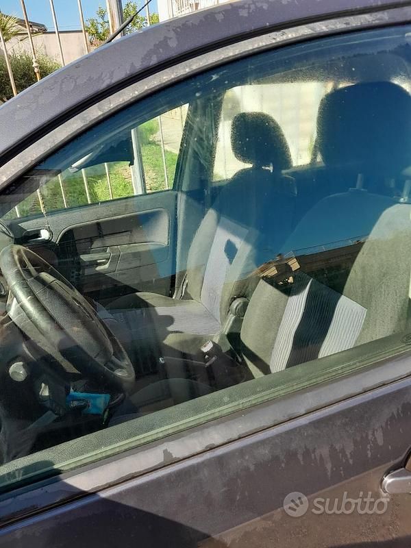 Usata Ford Fusion 80 CV (58 kW) 2009 Grigio Berlina