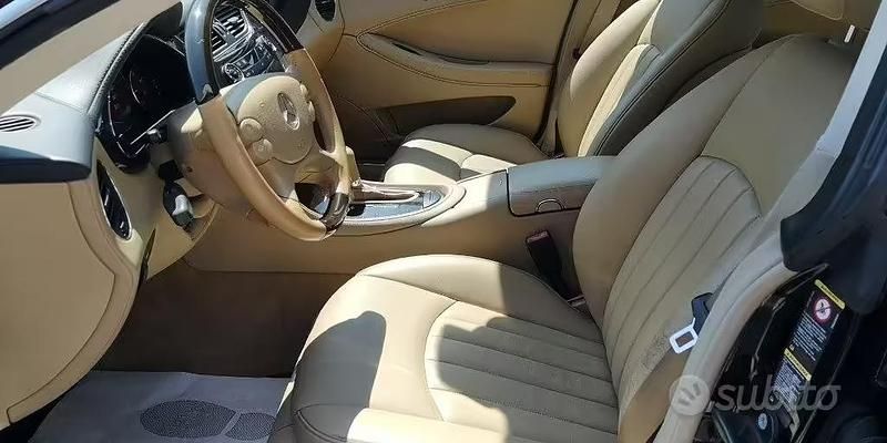 Usata Mercedes CLS320 224 CV (164 kW) 2007 Nero metallizzato Berlina
