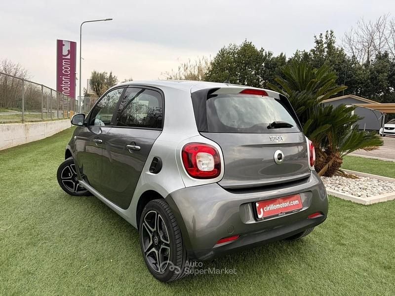 Usata Smart ForFour Passion 90 CV (66 kW) 2018 Grigio Utilitaria