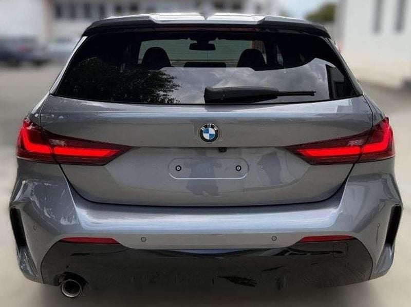 Usata BMW 118 M Sport 136 CV (100 kW) 2024 Grigio colosseo metallizzato Utilitaria